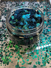 Load image into Gallery viewer, Malachite Chromatic Flakes
